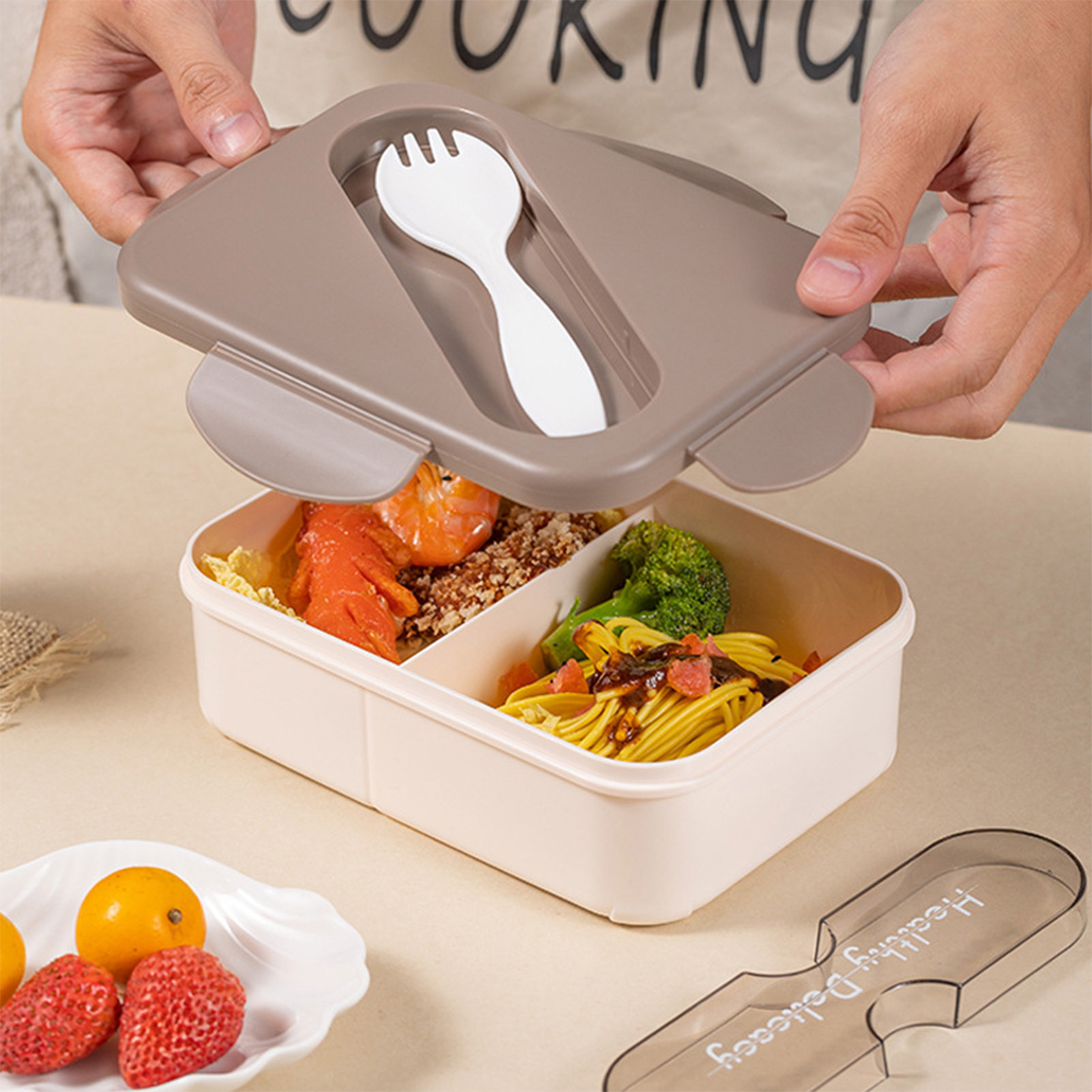 صندوق غداء الطالب مع شوكة بلاس - مراجعة Bento Box وسعره